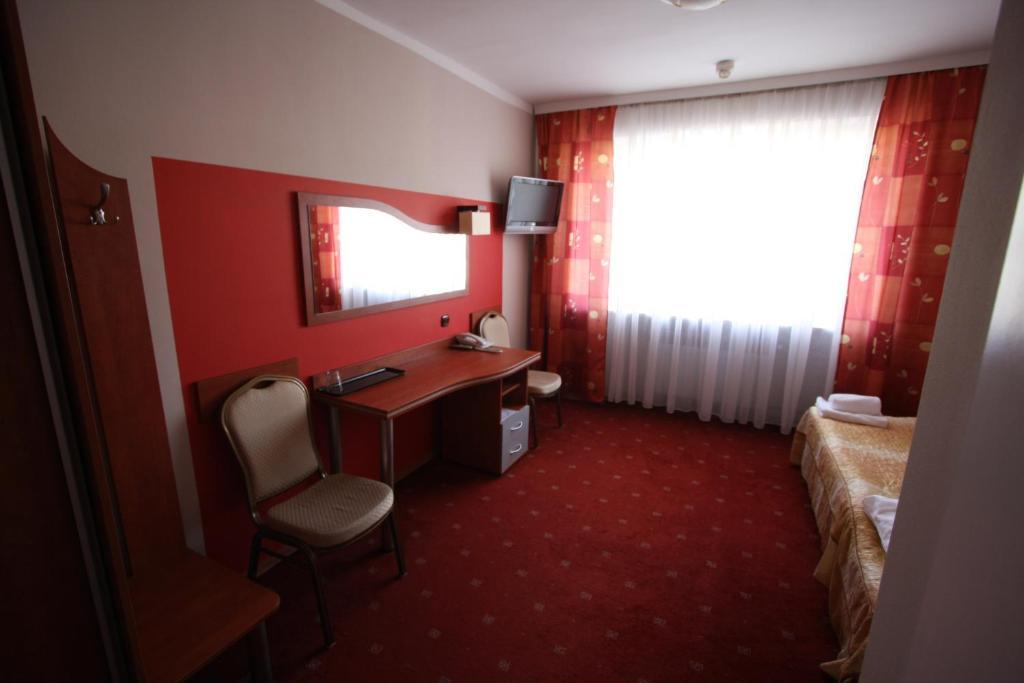 סוסנוביץ' Hotel Orion חדר תמונה